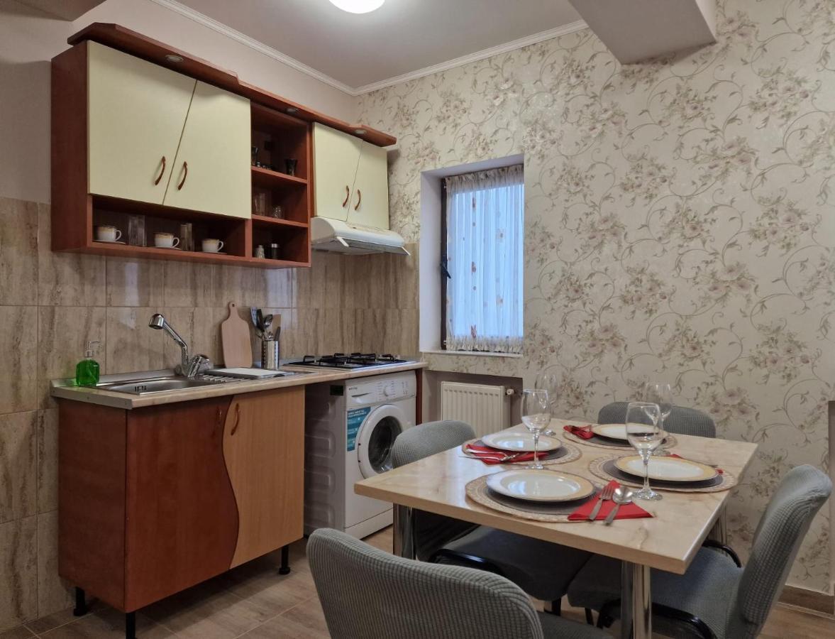 Laroka House Beautiful Apartment Universitate Center Bucureşti Exterior foto