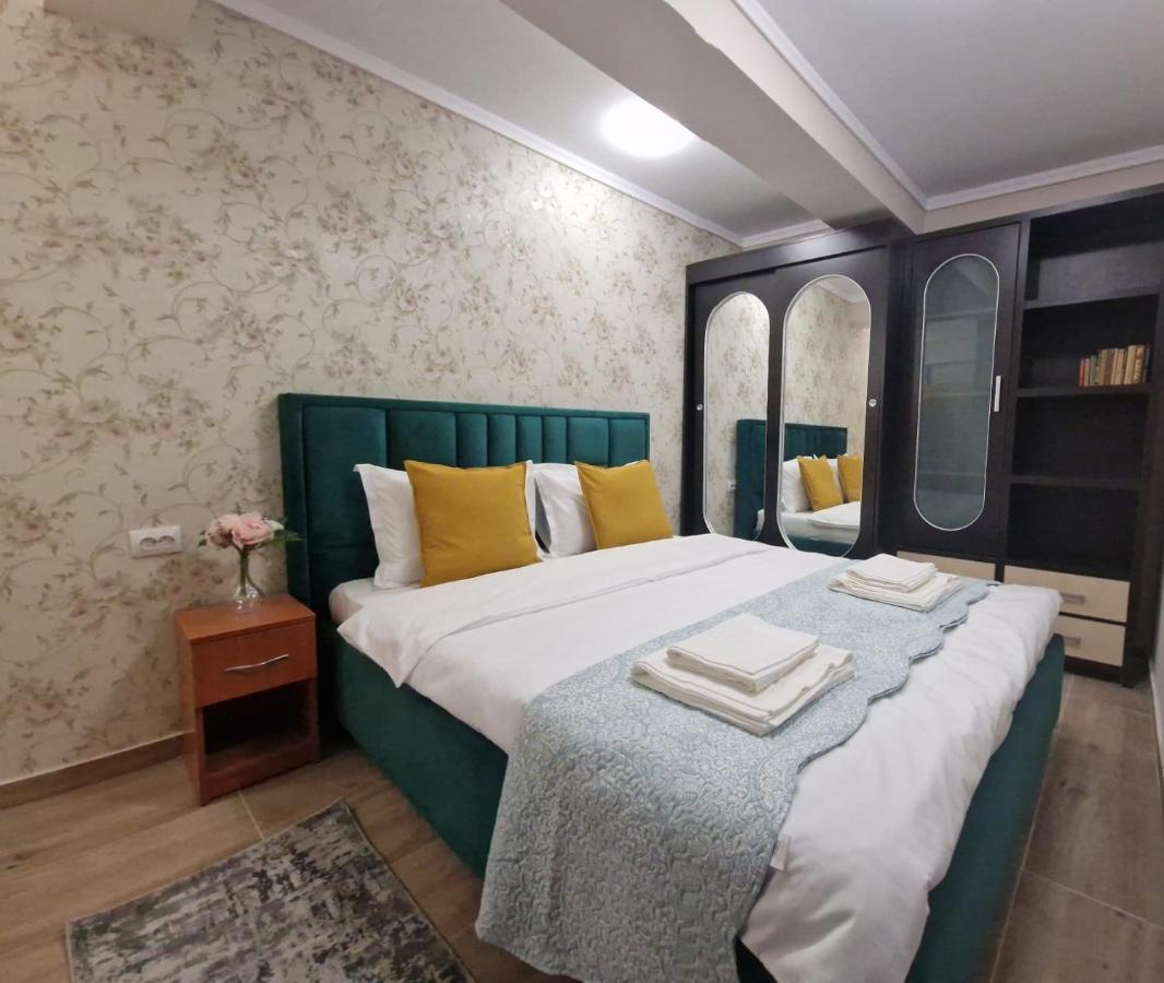 Laroka House Beautiful Apartment Universitate Center Bucureşti Exterior foto