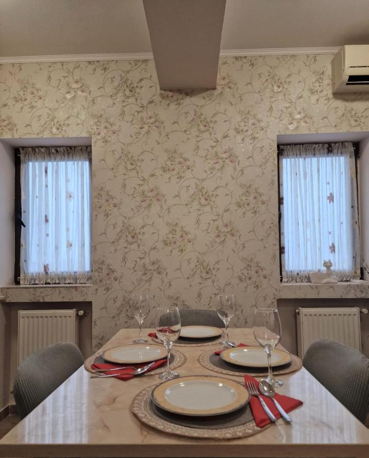 Laroka House Beautiful Apartment Universitate Center Bucureşti Exterior foto